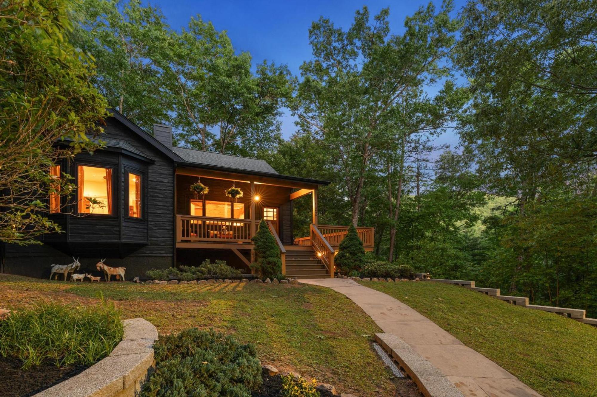Lux Mtn Cabin - Hot Tub, Fire Pit, Game Room Franklin Exterior foto