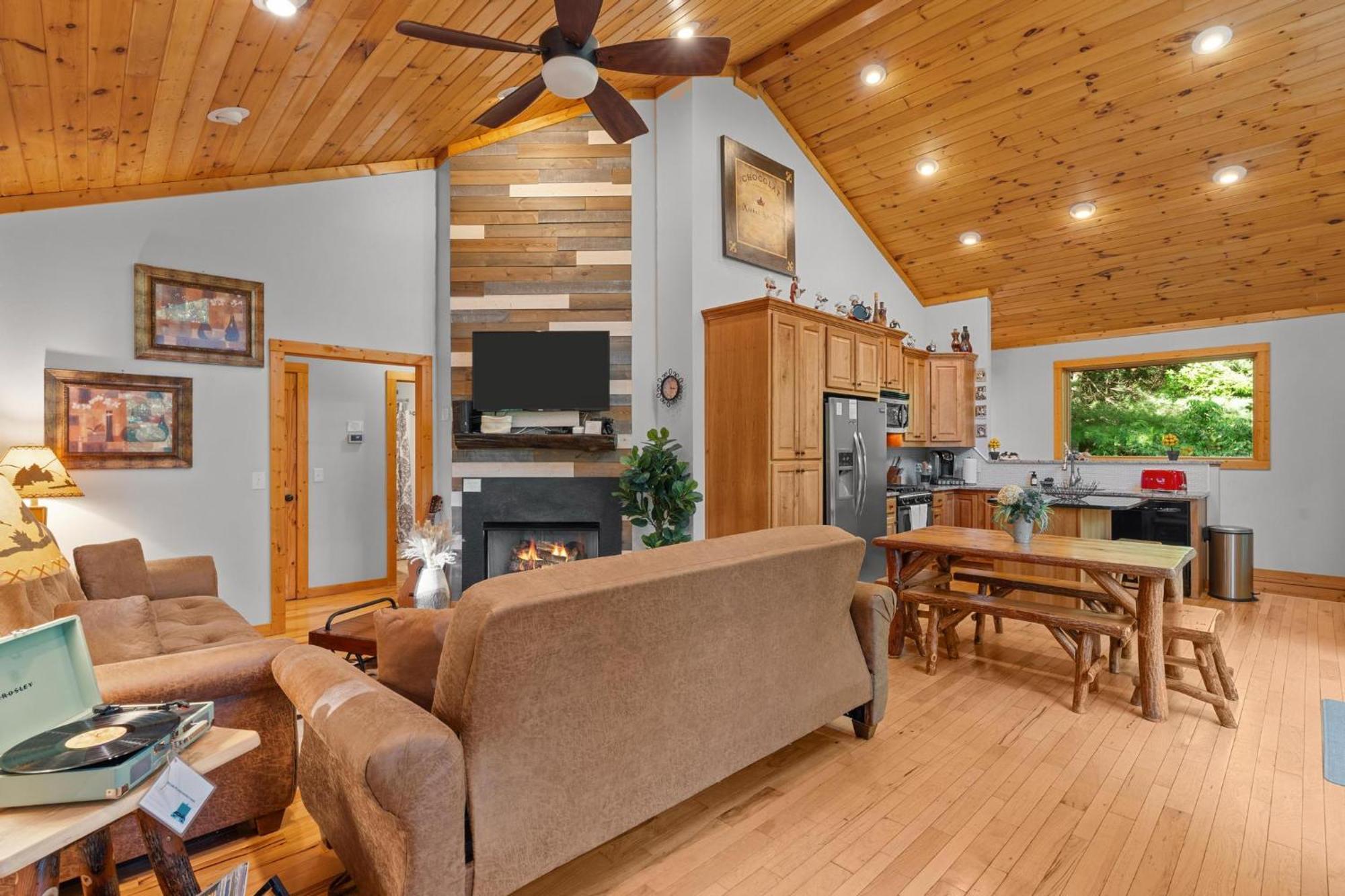 Lux Mtn Cabin - Hot Tub, Fire Pit, Game Room Franklin Exterior foto
