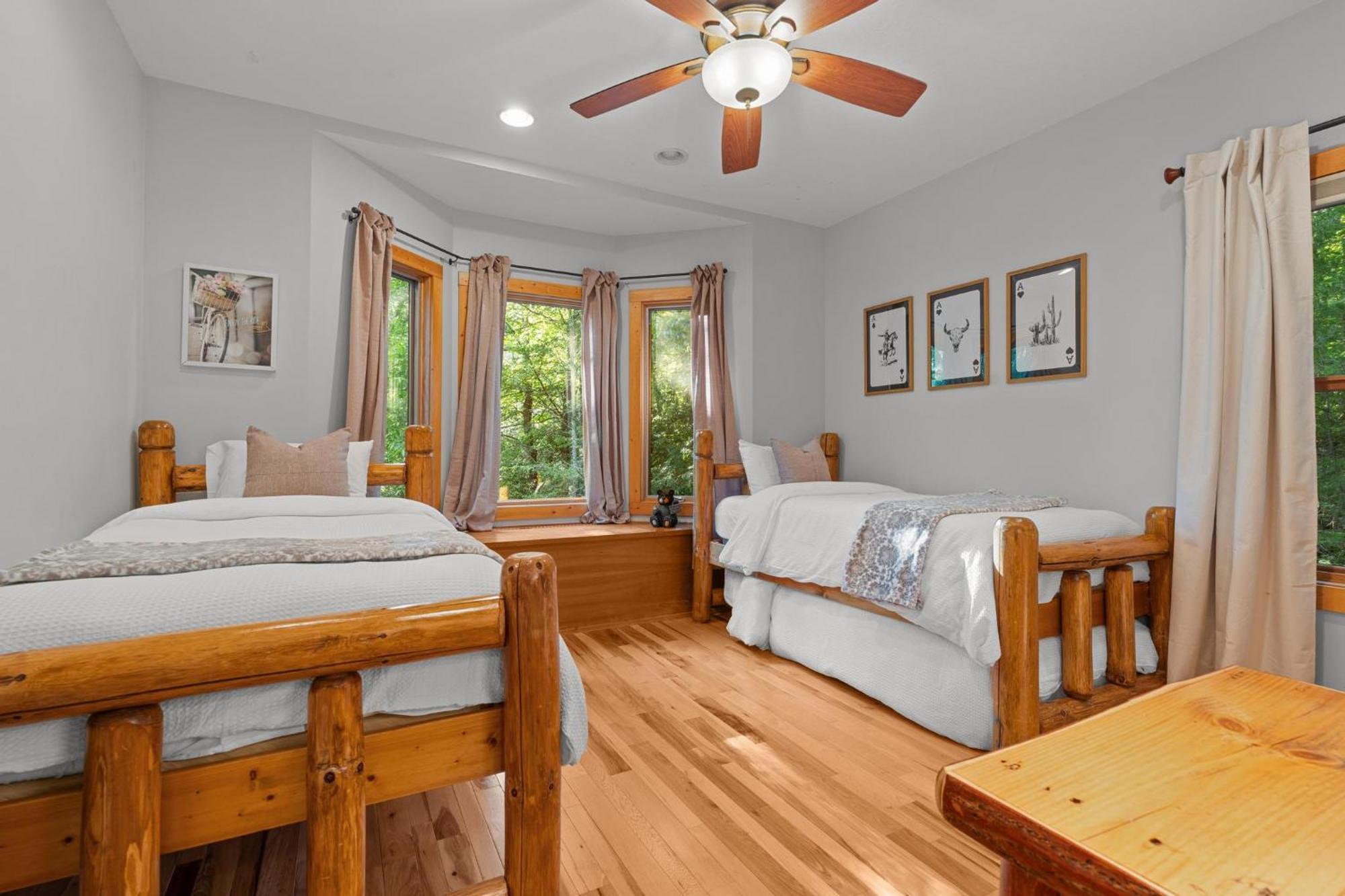 Lux Mtn Cabin - Hot Tub, Fire Pit, Game Room Franklin Exterior foto